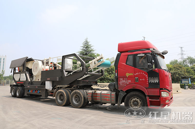 輪胎式移動礦石破碎機(jī)?圖片